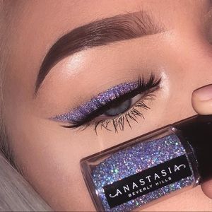 Anastasia Beverly Hills Glitter